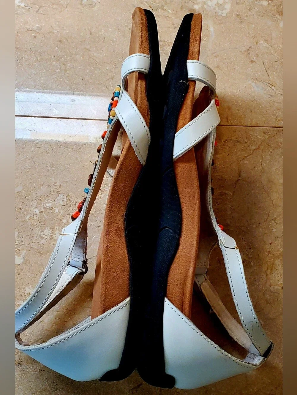 Minnetonka White Leather Beaded T-Strap Women's Sandals Size 8